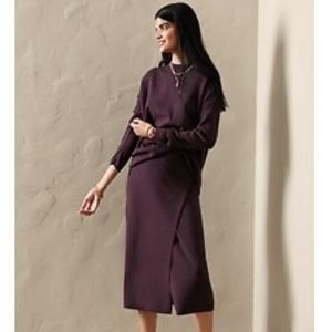 Banana Republic Pocket Sweater - Medium Midnight Lily